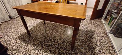 Tavolo in legno massello