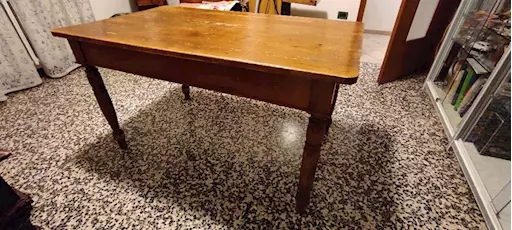 Tavolo in legno massello