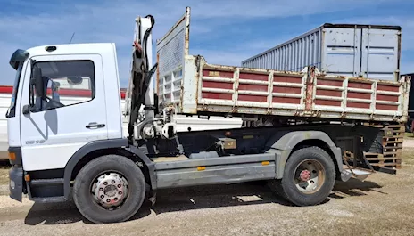 Mercedes-Benz ATEGO 1518 K rib. tril. con gru