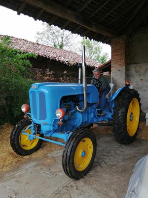 Trattore agricolo ristrutturato
