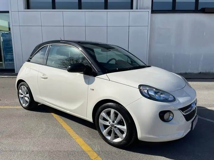 Opel Adam 1.2 70 CV Rocks