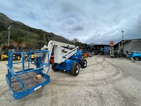 Piattaforma aerea articolata diesel 15 Metri
