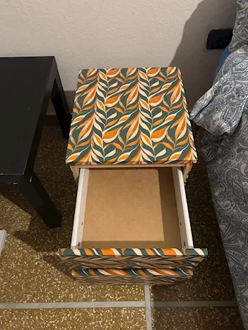 Coppia di comodini Ikea con due cassetti, colore originale, legno chiaro - Foto 3