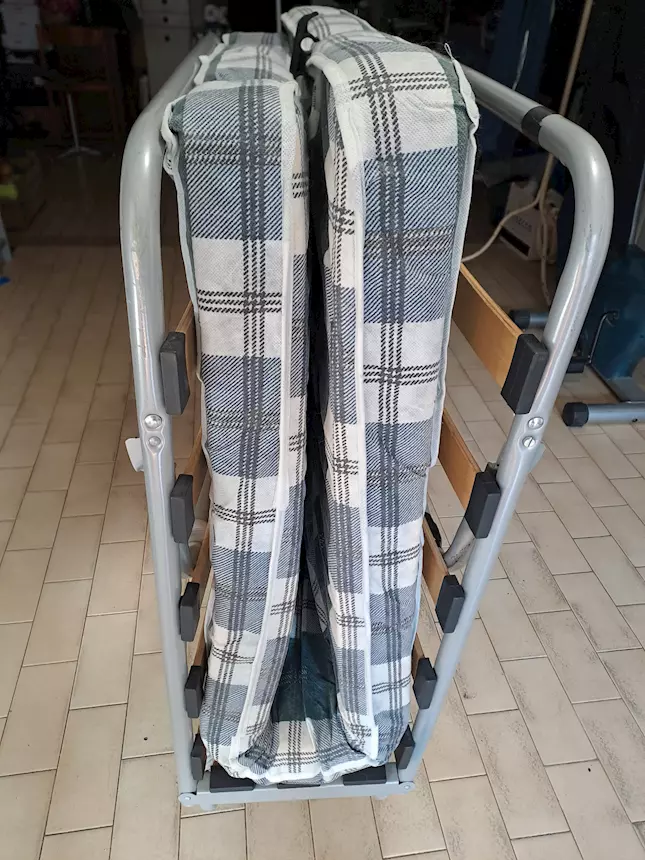Soluko | Letto Brandina Pieghevole a Doghe Con Materasso Polyuretano e Copertura Salvapolvere Inclusa, Struttura Resistente e 4 Ruote Girevoli, 100% Made In Italy 120x200 Piazza e Mezza
