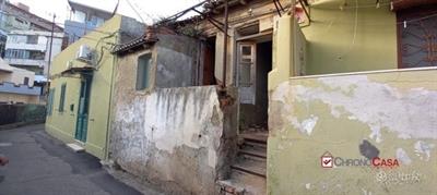Pressi salita contino, rudere indipendente di