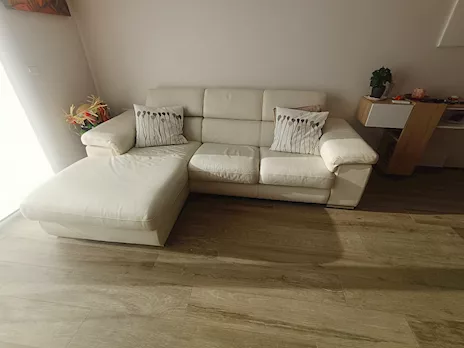 Divano in pelle Nicoletti con chase long