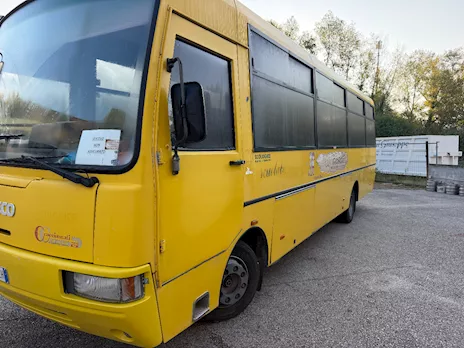 Scuolabus Iveco 100 e 18 Cacciamali
