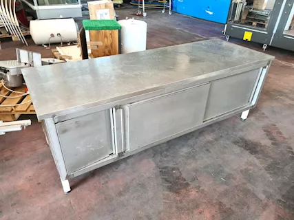 Tavolo armadiato da preparazione usato