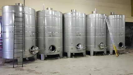 Serbatoi cantina vinicola