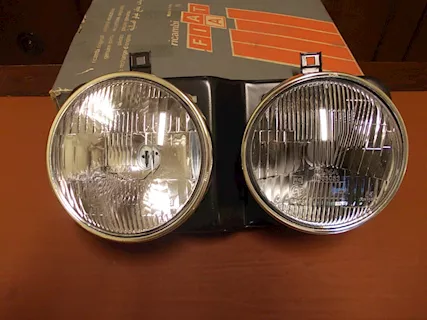 Fari anteriori ELMA Fiat 132