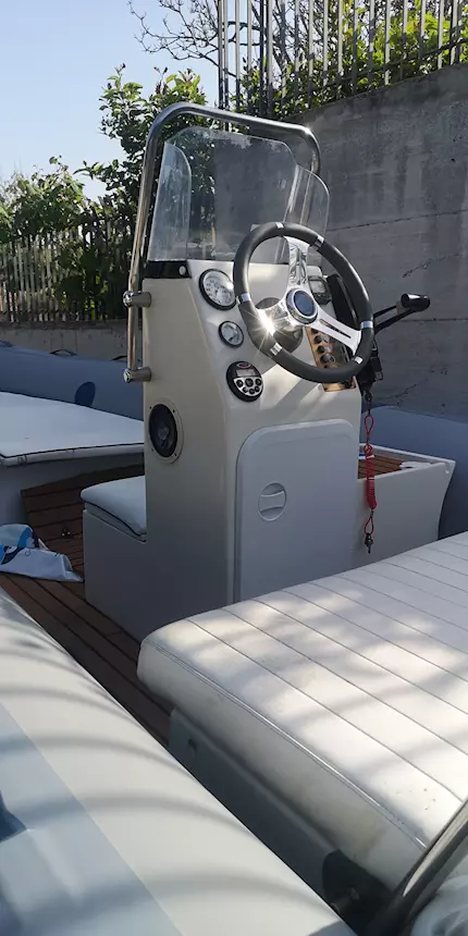 Gommone scanner 530