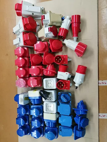 STOCK PRESE E SPINE PER 380/220 VOLT