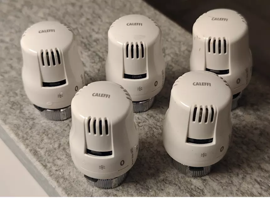 N° 5 Caleffi serie 200000 comando termostatico per valvole, in ottime condizioni - Foto 2