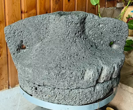 Mola sarda in pietra