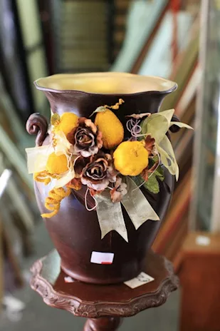 Vaso Classico ad Anfora con Fiori Finti - 24323