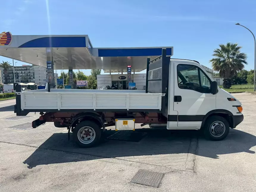Foto 4Iveco Daily 35c11 2.8 cc cassone ribaltabile trilaterale Anno 2002