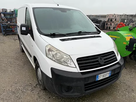 LOTTO 4 - Furgone Fiat Scudo targato DT900TY