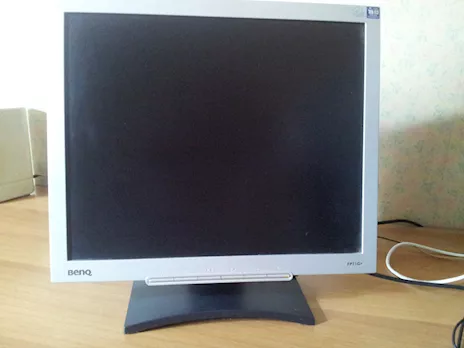Monitor LCD BenQ FP71G+ da 17 pollici