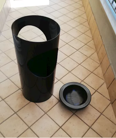 Danese, portaombrelli con posacenere nero