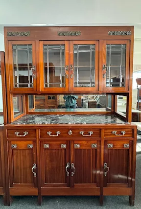 Credenza alta