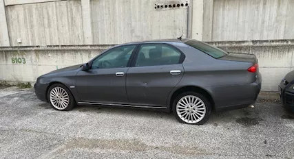 Alfa Romeo 166