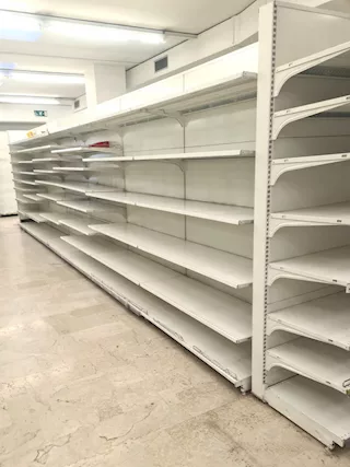 Scaffalatura espostiva da supermercato usata