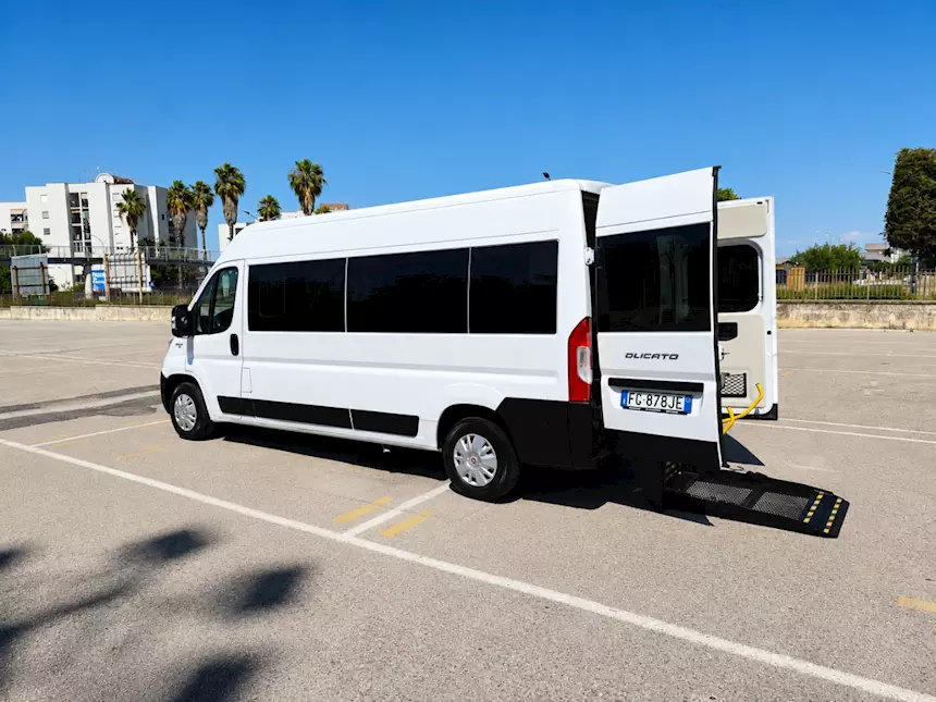 Fiat Ducato Maxi Passo Extra 9 Posti Trasporto Disabili, con pedana