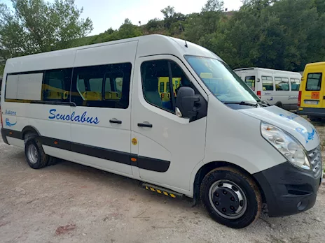 Scuolabus pronto all'uso Renault Master del 2013 posti 30