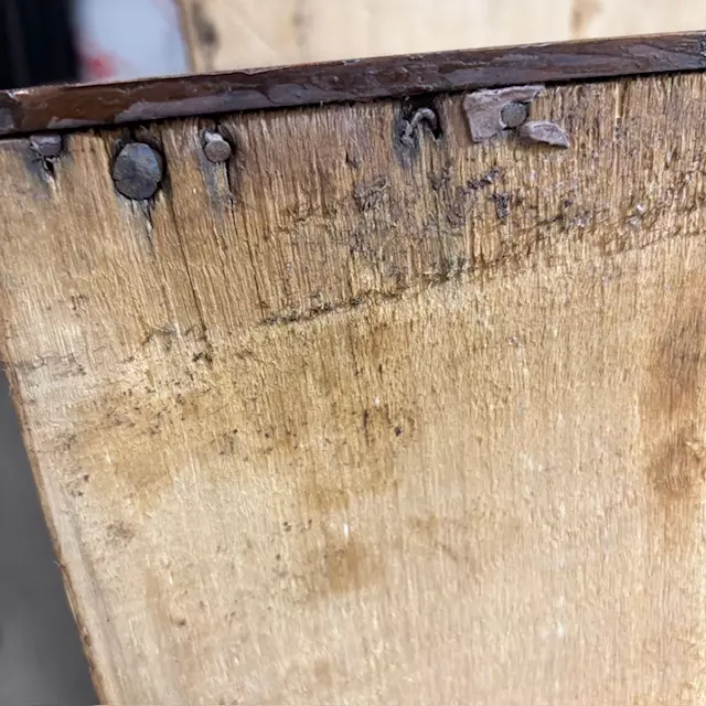 Antico comò cassettone cappuccino Carlo X 1820 in noce - Foto 3