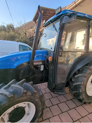 Trattore New Holland - TN75 - 1.215 ore di lavoro
