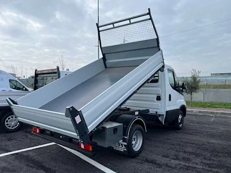 Iveco Daily 35C18 passo 3000, cilindrata 3000, 180 CV, casso, cassone ribaltabile - Anteprima 9