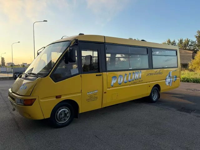 Foto 2IVECO CACCIAMALI 65C15 Anno 2003 Km 448000 Euro 3
