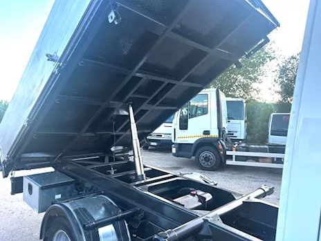 Camion Marca Iveco Daily 35c15 ribaltabile Anno 2015 Km 411500 - Anteprima 7