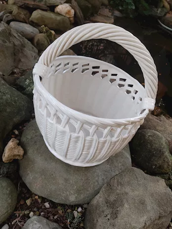 Cesto in ceramica bianca