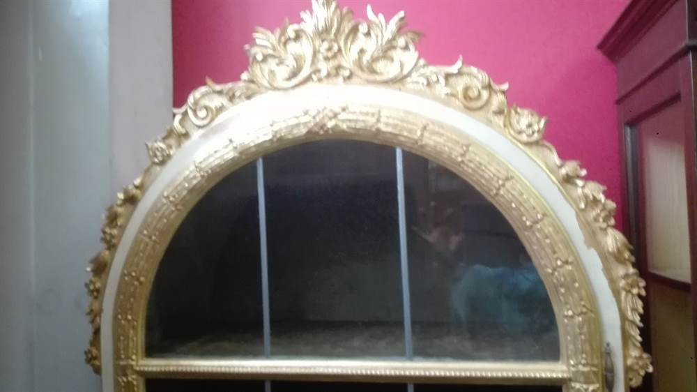 Vetrinetta Stile 700 Veneziano Con Fondo Oro - Velluto Rosso E Piano In Cristallo 50x37x11 Cm
